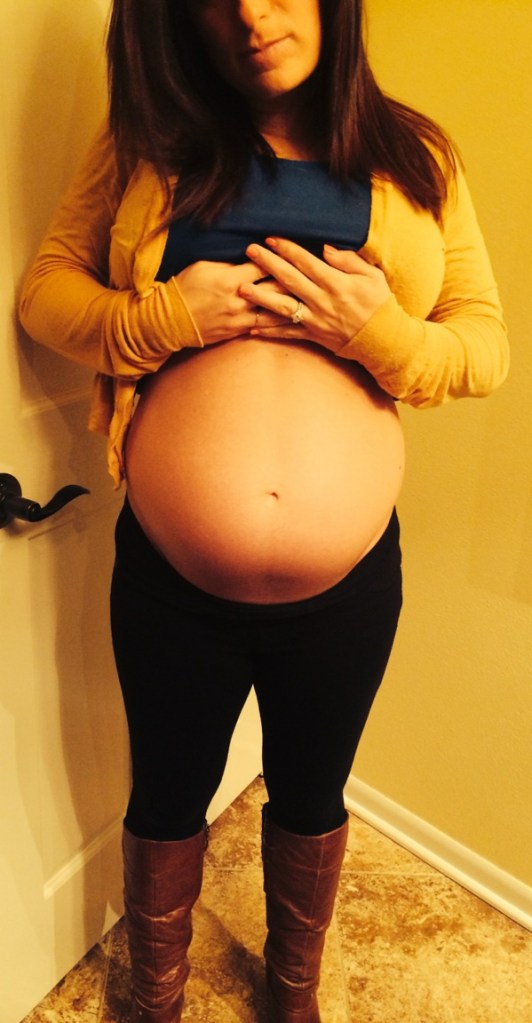 It's faint, but the linea nigra is there... also, my belly button is disappearing.